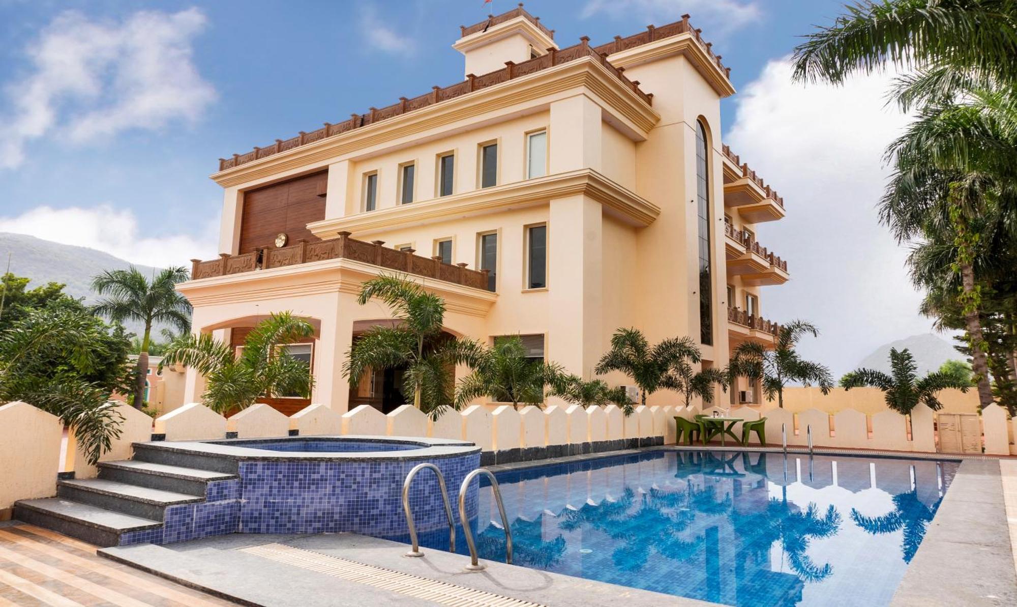 Treebo Premium Royal Amar With Mountain View, 2 Km From Pushkar Lake Buitenkant foto