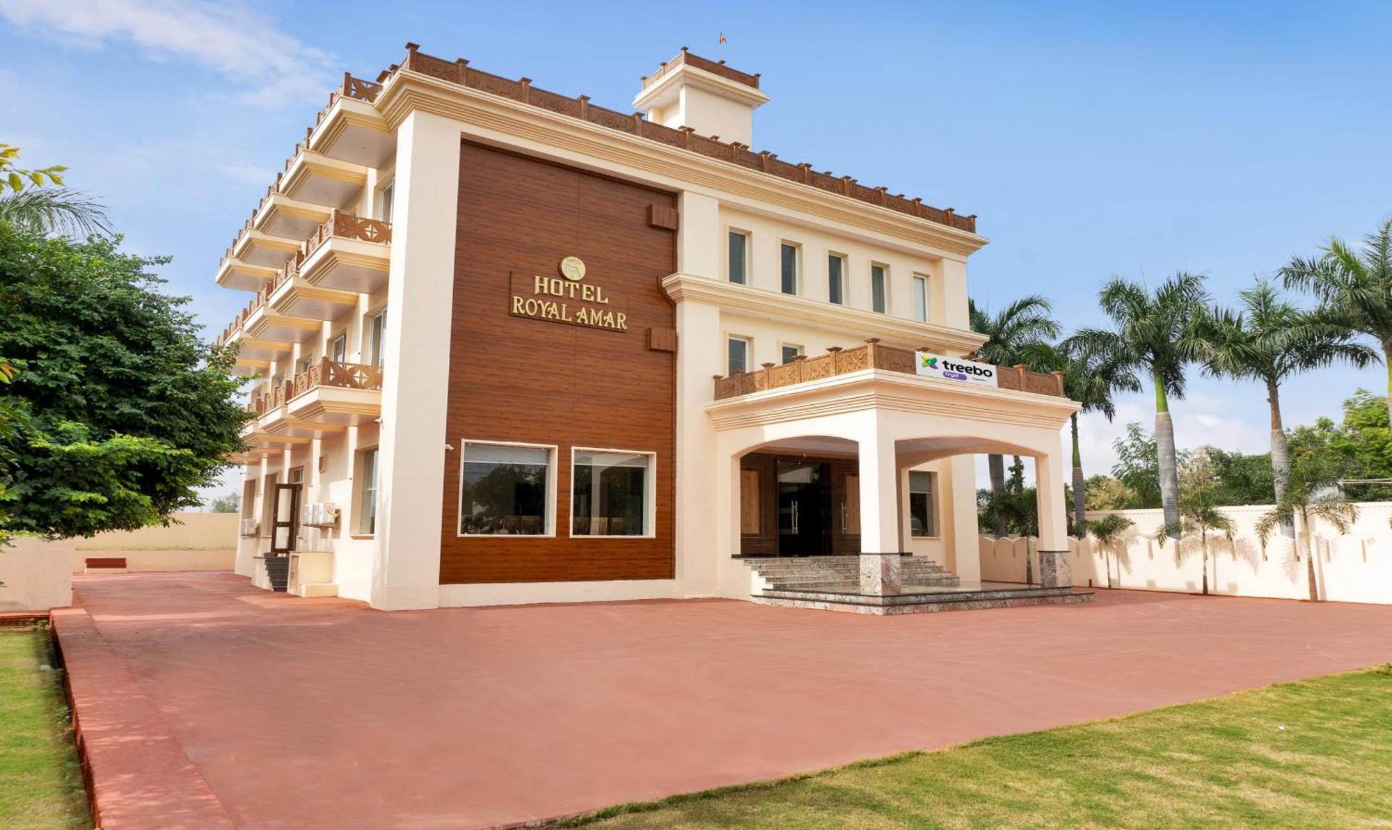 Treebo Premium Royal Amar With Mountain View, 2 Km From Pushkar Lake Buitenkant foto