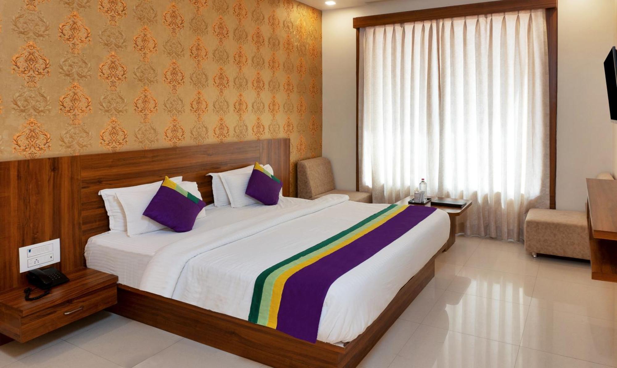 Treebo Premium Royal Amar With Mountain View, 2 Km From Pushkar Lake Buitenkant foto