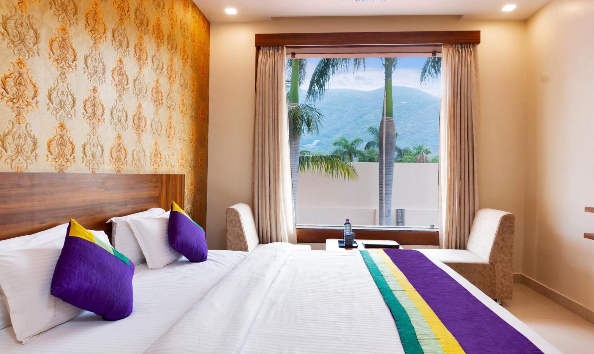 Treebo Premium Royal Amar With Mountain View, 2 Km From Pushkar Lake Buitenkant foto