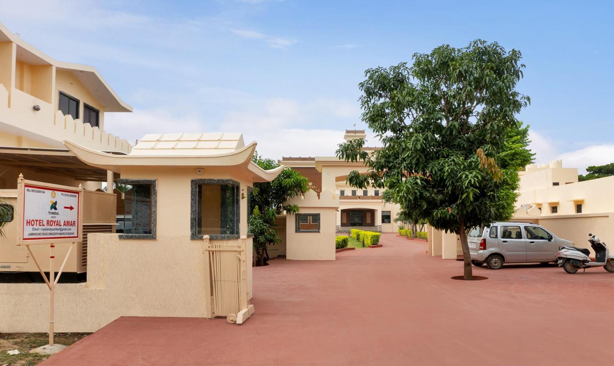 Treebo Premium Royal Amar With Mountain View, 2 Km From Pushkar Lake Buitenkant foto